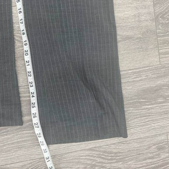 Theory Max C Tailor Wide Leg Flare Grey Pinstripe Pants Trousers Size 6 EUC - Picture 10 of 12